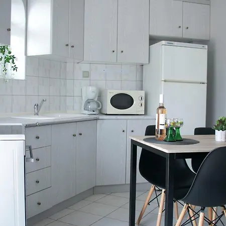 Mary's * Paralia Dionysiou